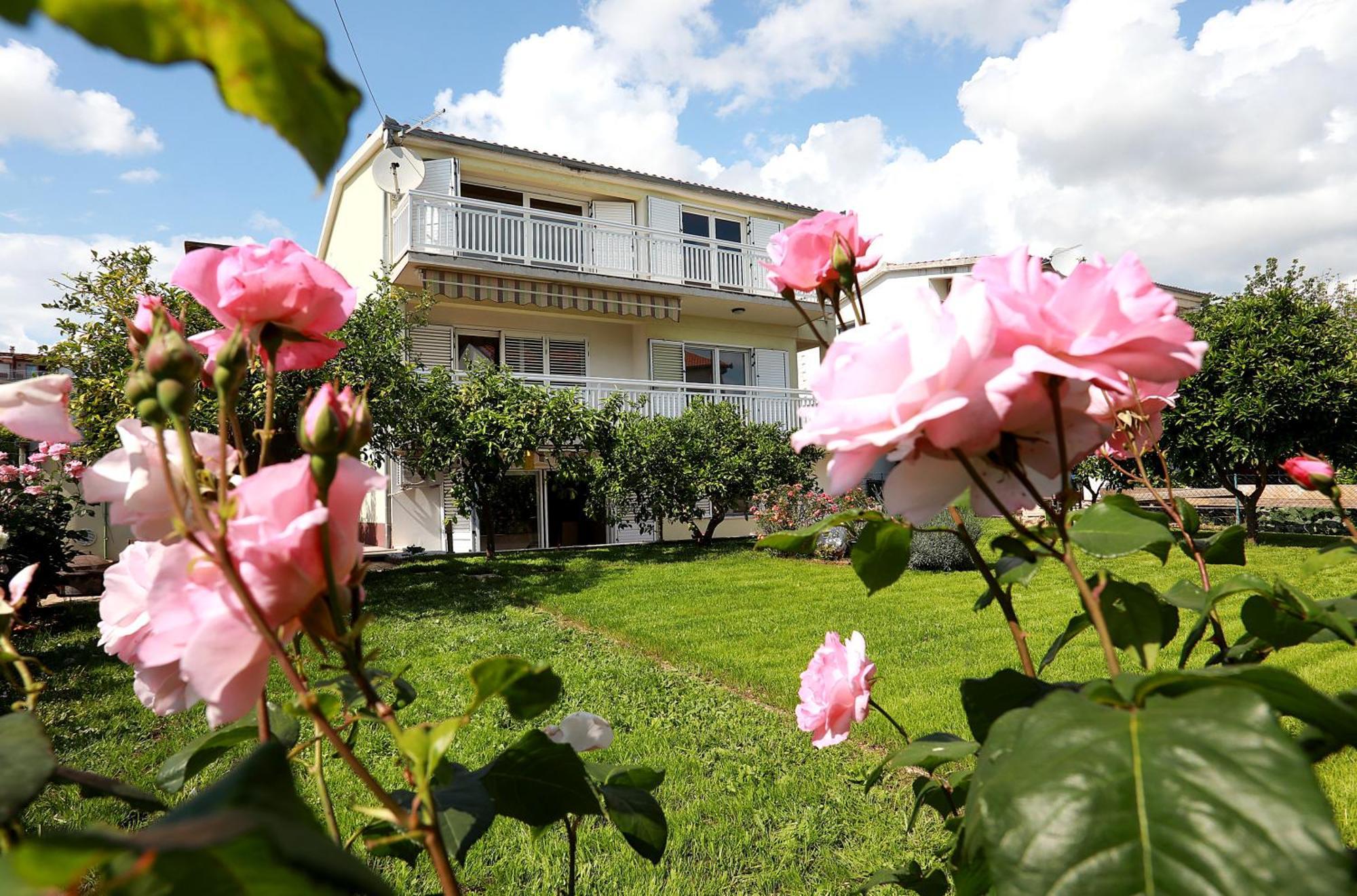 Nevistic Apartmani Trogir Kültér fotó